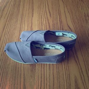 Never Worn brown/gray Toms